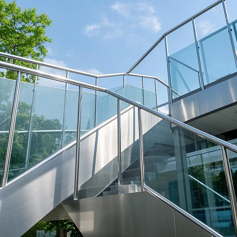 هل تعيد أنابيب الهندسة المعمارية والديكور تعريف تصميم المباني الحديثة؟